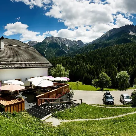 Berggasthof Trattes 2*